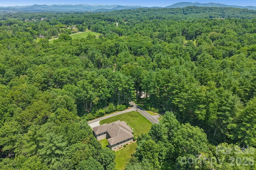 208 Arbor Lane Hendersonville NC 28791