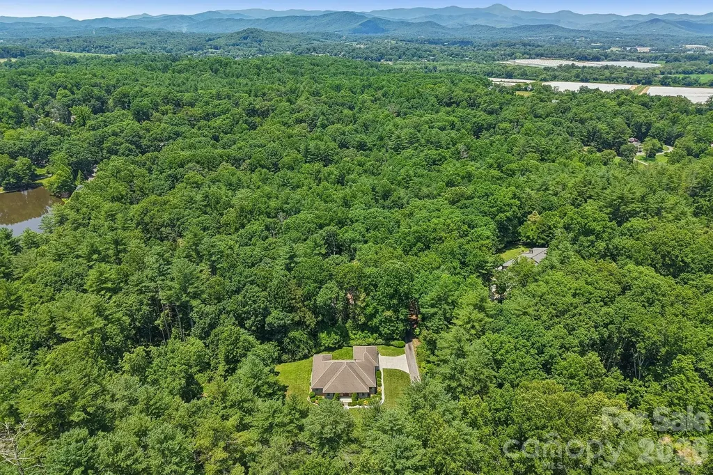 208 Arbor Lane Hendersonville NC 28791