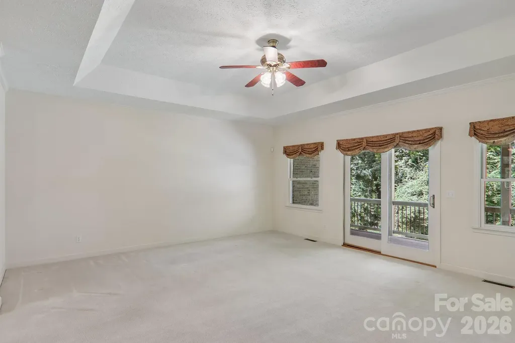 208 Arbor Lane Hendersonville NC 28791
