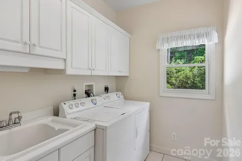 208 Arbor Lane Hendersonville NC 28791