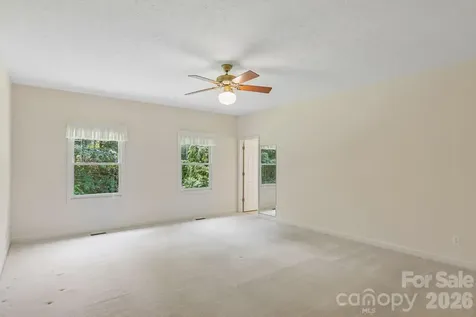 208 Arbor Lane Hendersonville NC 28791