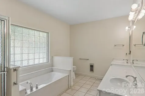 208 Arbor Lane Hendersonville NC 28791