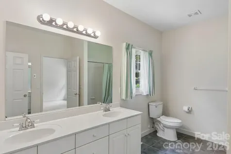 208 Arbor Lane Hendersonville NC 28791