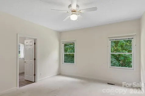 208 Arbor Lane Hendersonville NC 28791
