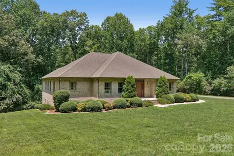 208 Arbor Lane Hendersonville NC 28791