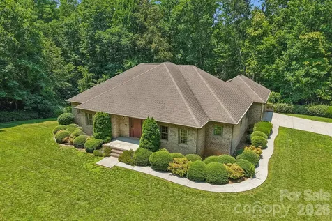 208 Arbor Lane Hendersonville NC 28791