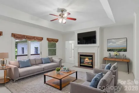 208 Arbor Lane Hendersonville NC 28791