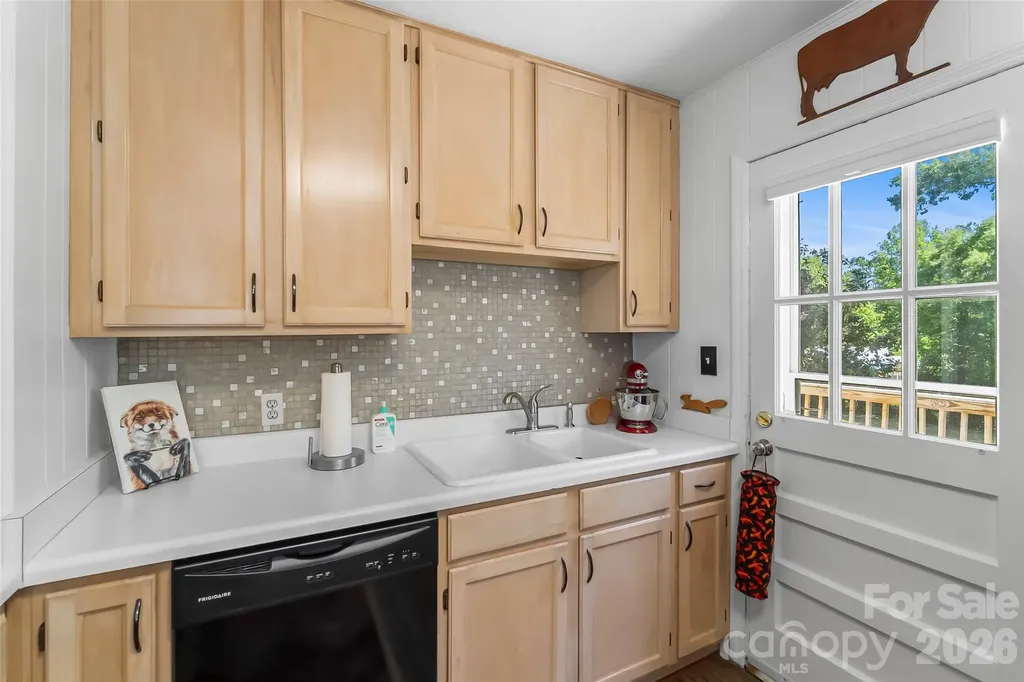 19 Wilburn Road Asheville NC 28806