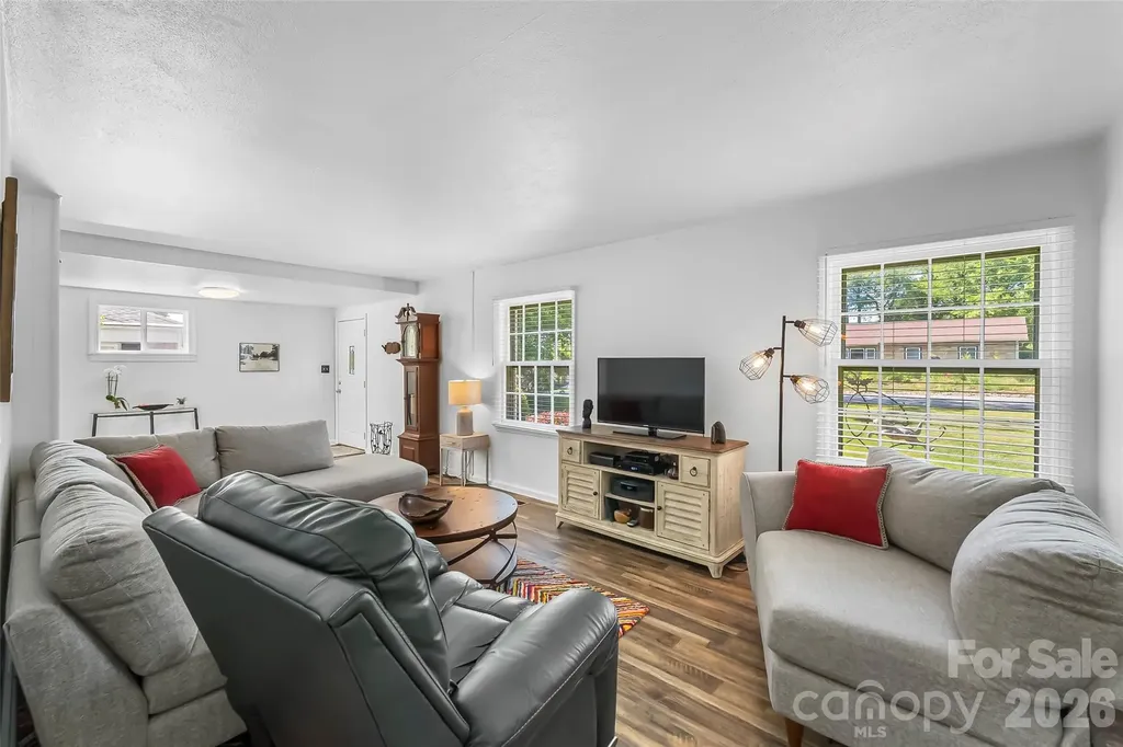19 Wilburn Road Asheville NC 28806