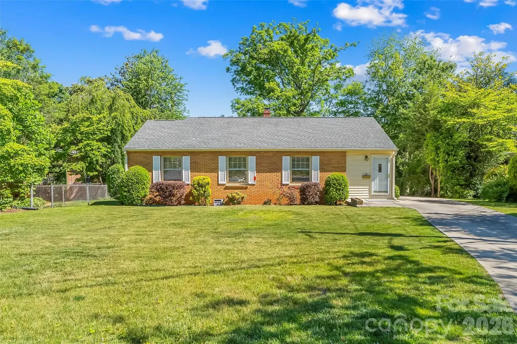 19 Wilburn Road Asheville NC 28806