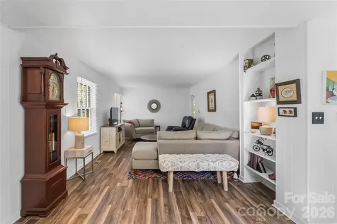 19 Wilburn Road Asheville NC 28806
