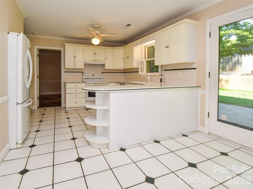 792 Reaford Road Winston Salem NC 27104