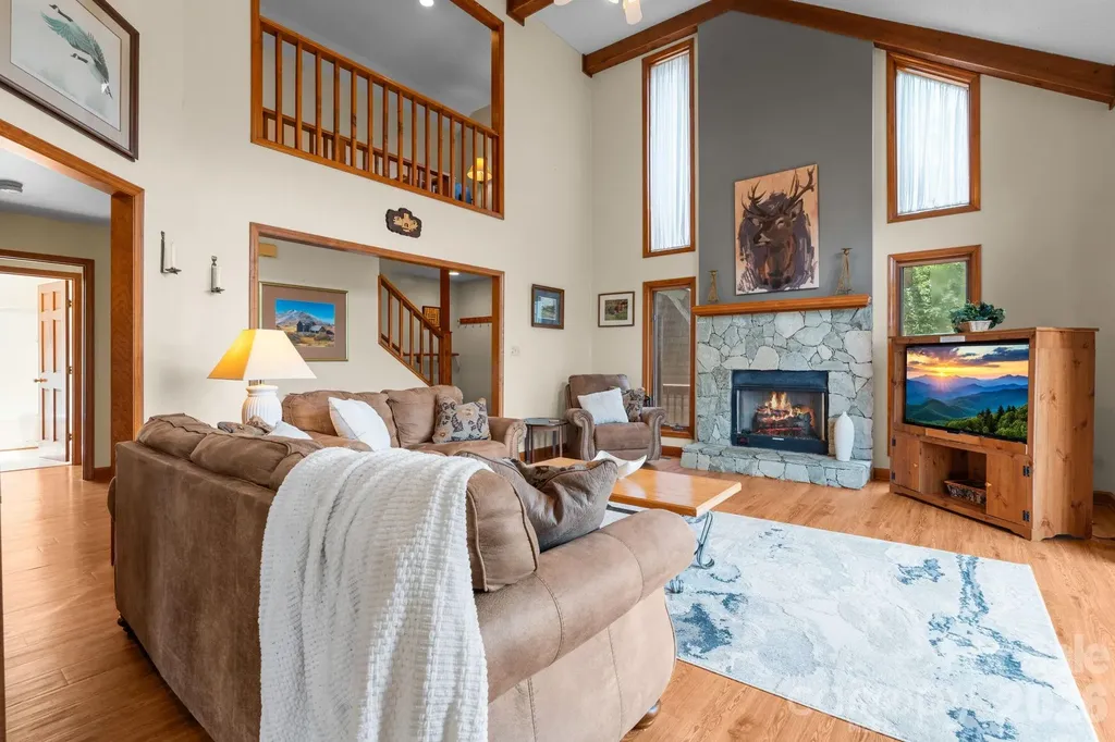 218 Slope View Drive Sugar Mountain NC 28604