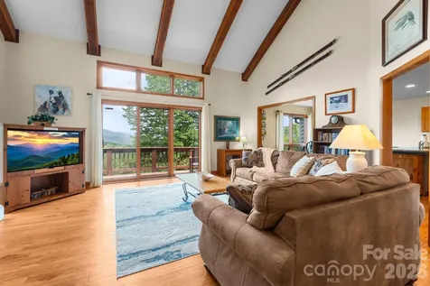 218 Slope View Drive Sugar Mountain NC 28604