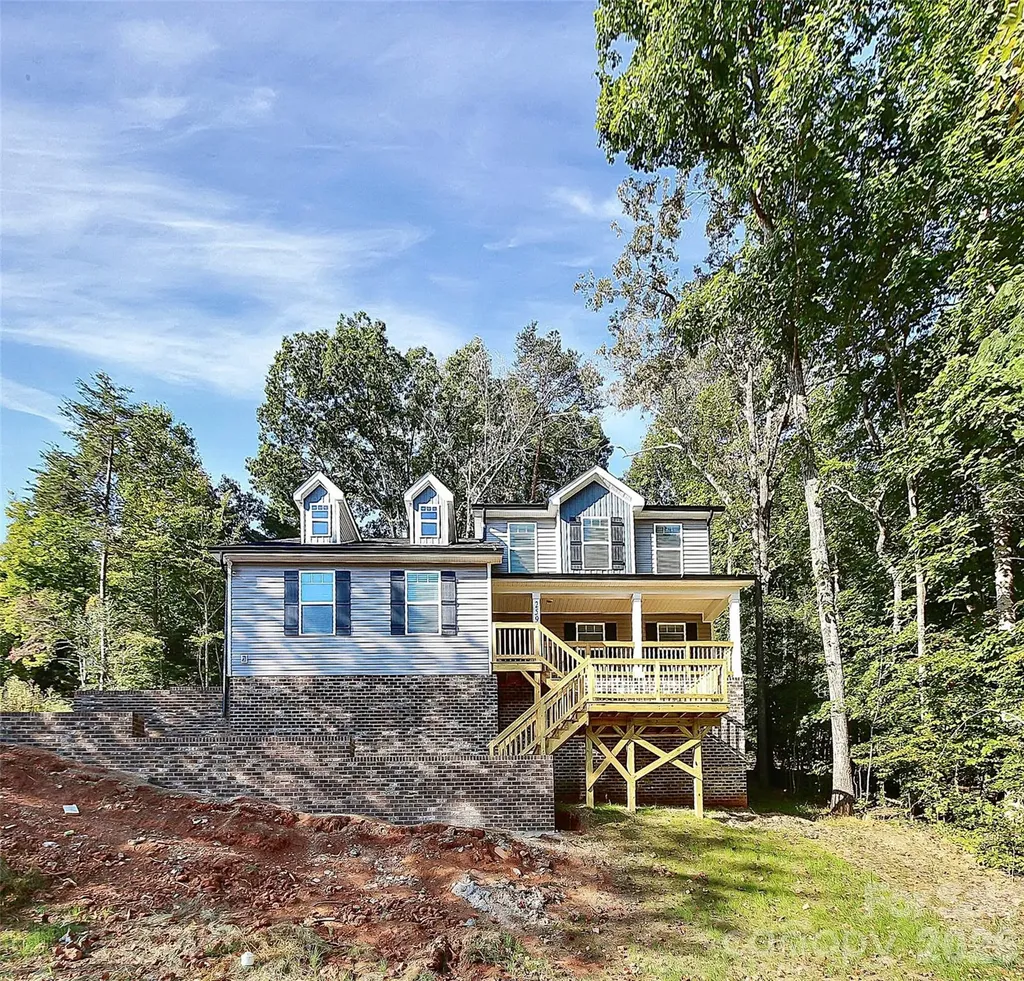 2595 Henry Falls Drive Hickory NC 28602