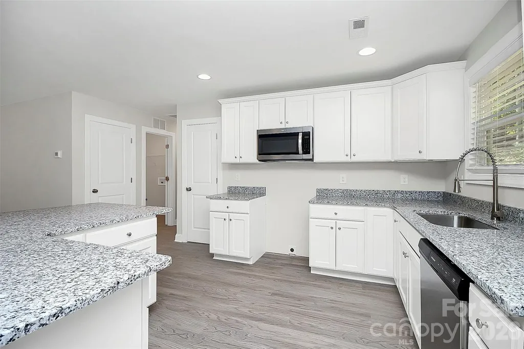 2595 Henry Falls Drive Hickory NC 28602