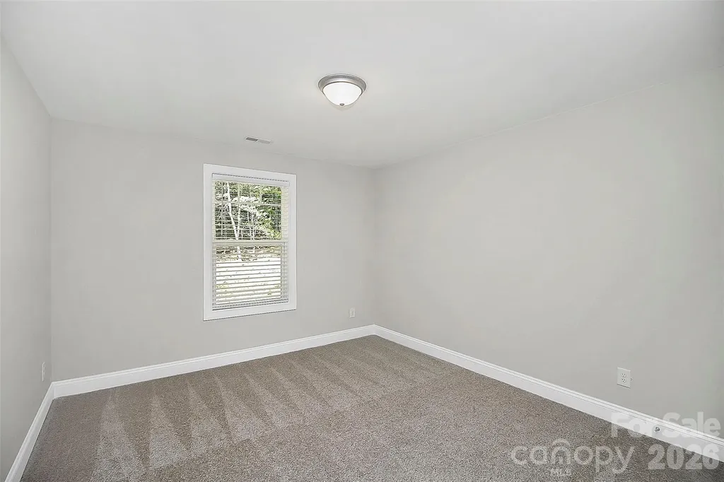 2595 Henry Falls Drive Hickory NC 28602