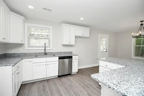2595 Henry Falls Drive Hickory NC 28602