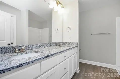 2595 Henry Falls Drive Hickory NC 28602