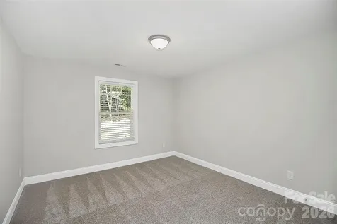 2595 Henry Falls Drive Hickory NC 28602