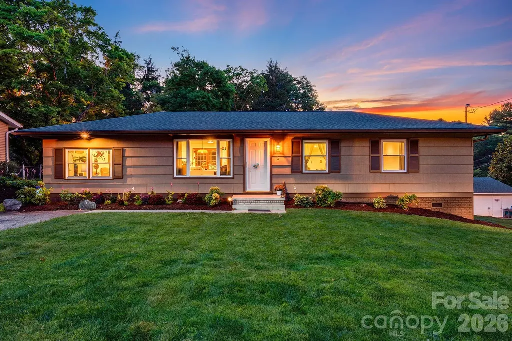 5 Hillview Road Asheville NC 28805