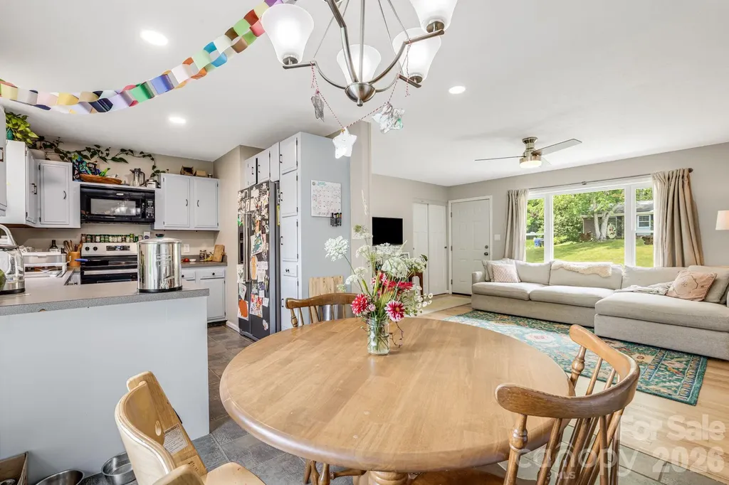 5 Hillview Road Asheville NC 28805