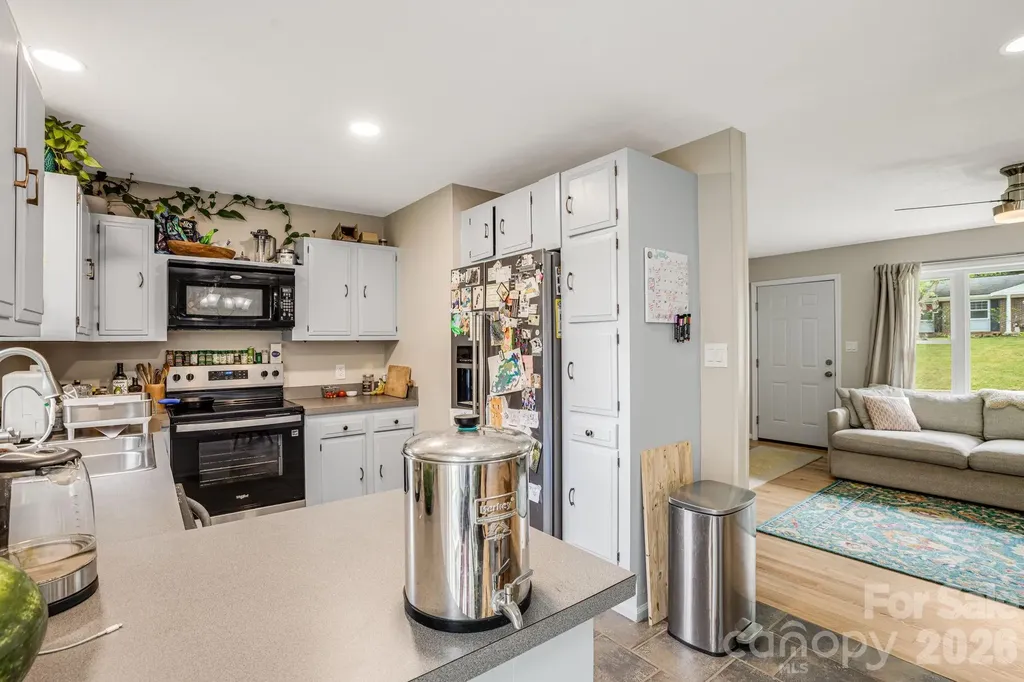 5 Hillview Road Asheville NC 28805