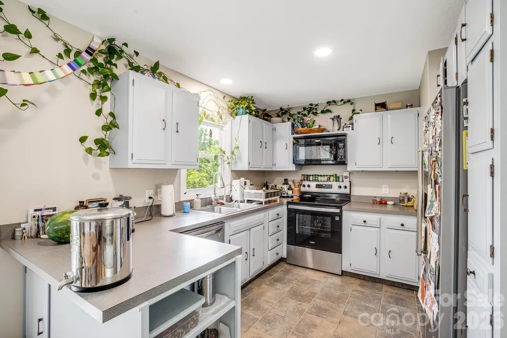 5 Hillview Road Asheville NC 28805