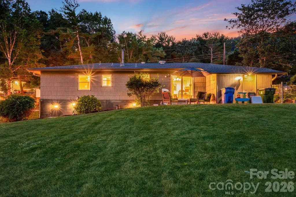 5 Hillview Road Asheville NC 28805