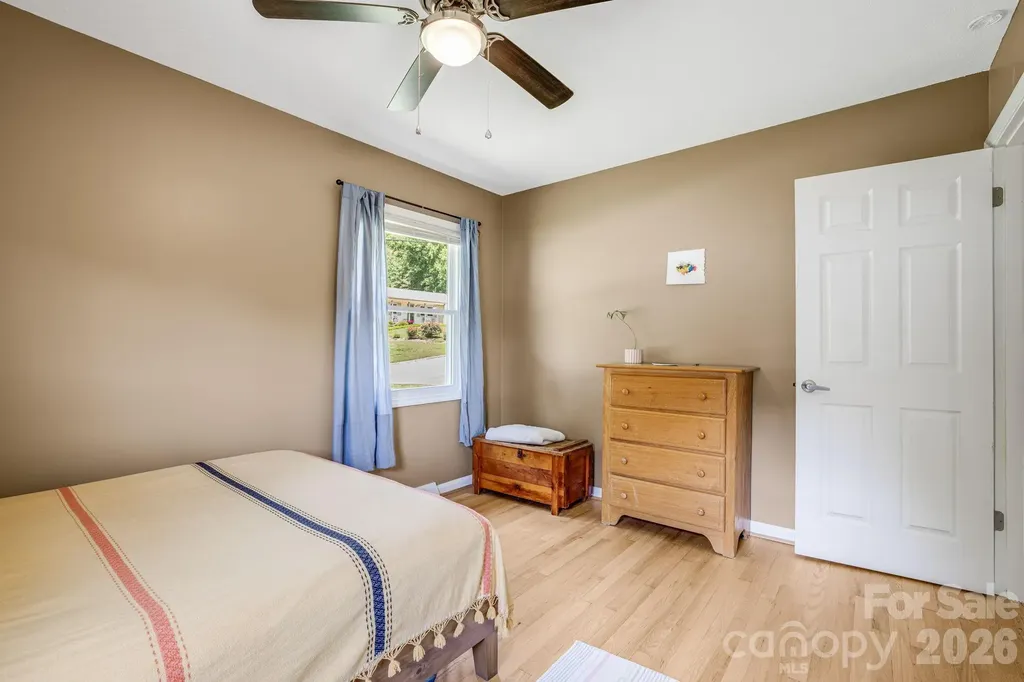 5 Hillview Road Asheville NC 28805