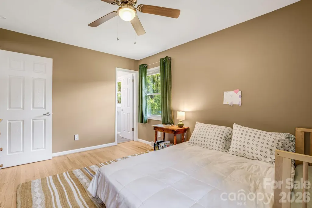 5 Hillview Road Asheville NC 28805