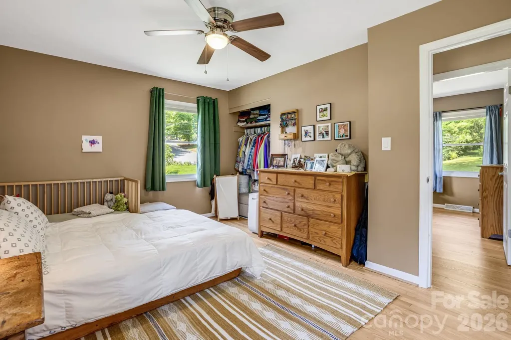 5 Hillview Road Asheville NC 28805