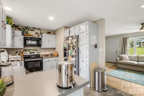 5 Hillview Road Asheville NC 28805
