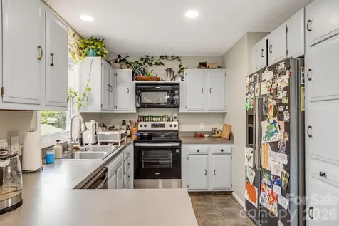 5 Hillview Road Asheville NC 28805