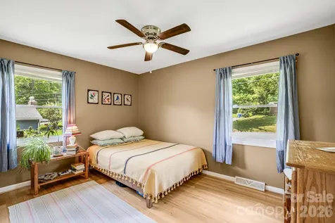5 Hillview Road Asheville NC 28805