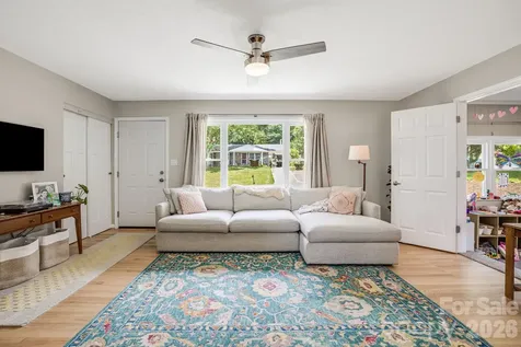 5 Hillview Road Asheville NC 28805
