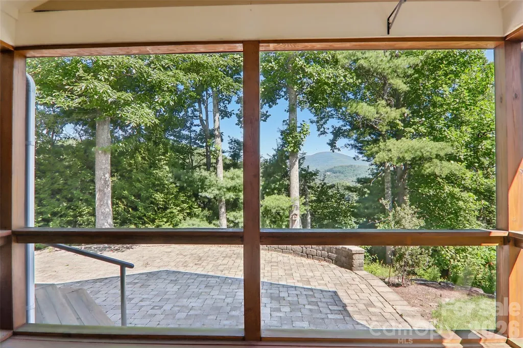 959 Silverglen Way Hendersonville NC 28792