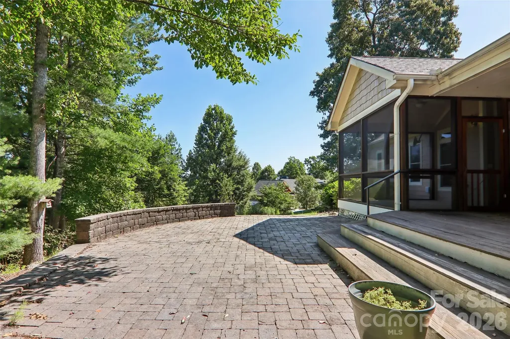 959 Silverglen Way Hendersonville NC 28792