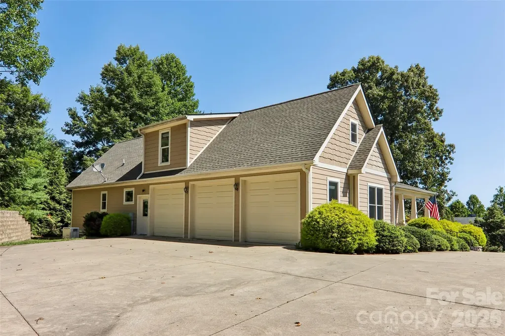 959 Silverglen Way Hendersonville NC 28792