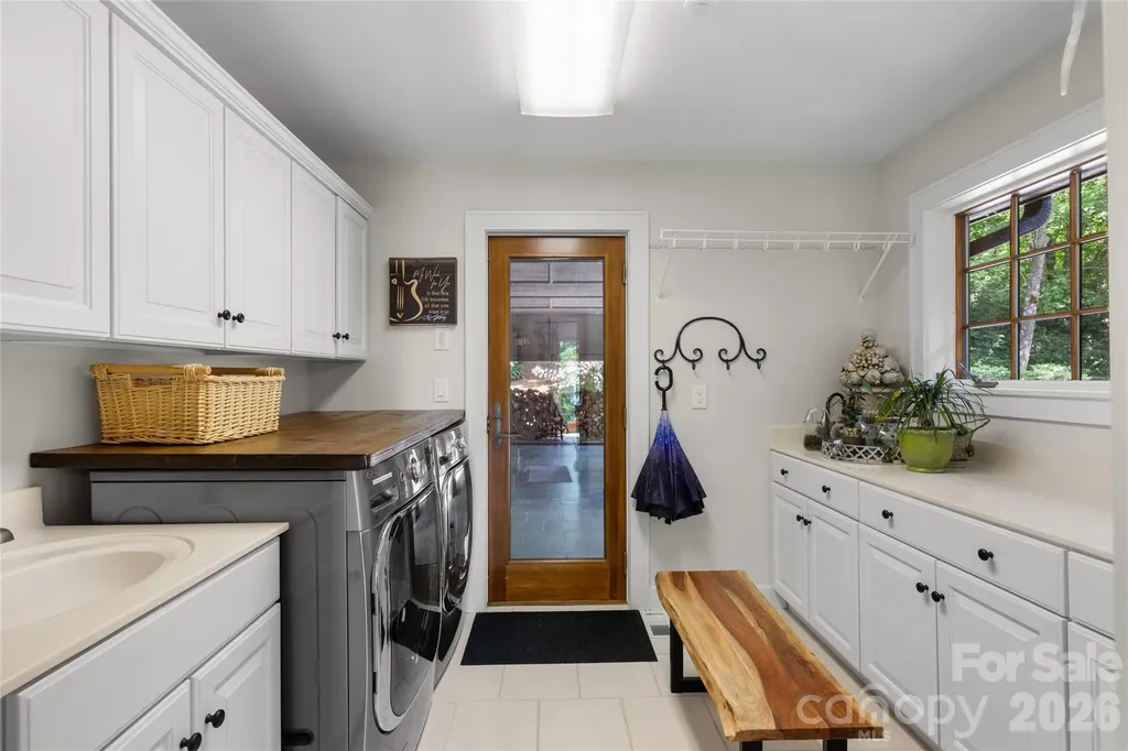 100 Meadow Ridge Drive Lake Toxaway NC 28747