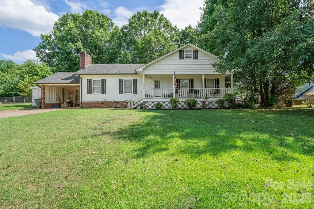 1504 2nd Street NE Conover NC 28613
