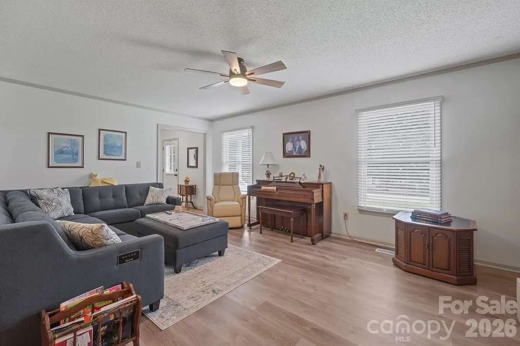 1504 2nd Street NE Conover NC 28613