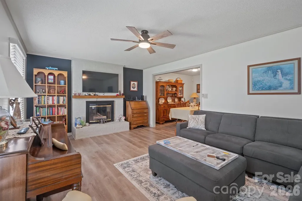 1504 2nd Street NE Conover NC 28613