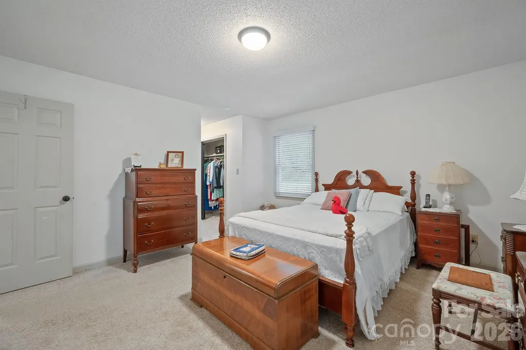 1504 2nd Street NE Conover NC 28613