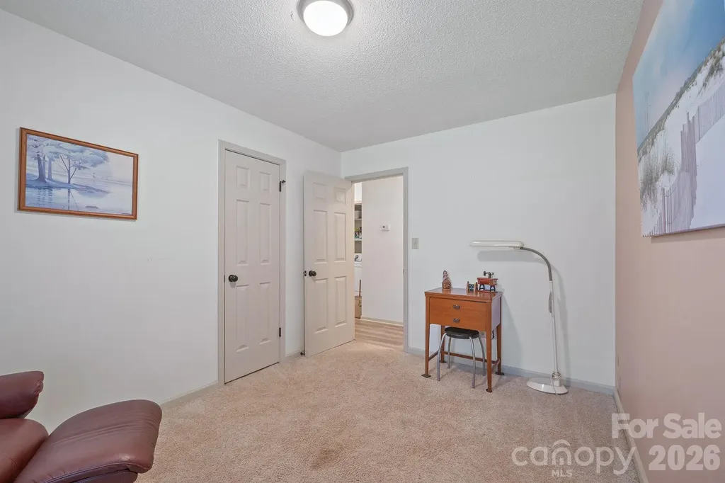 1504 2nd Street NE Conover NC 28613