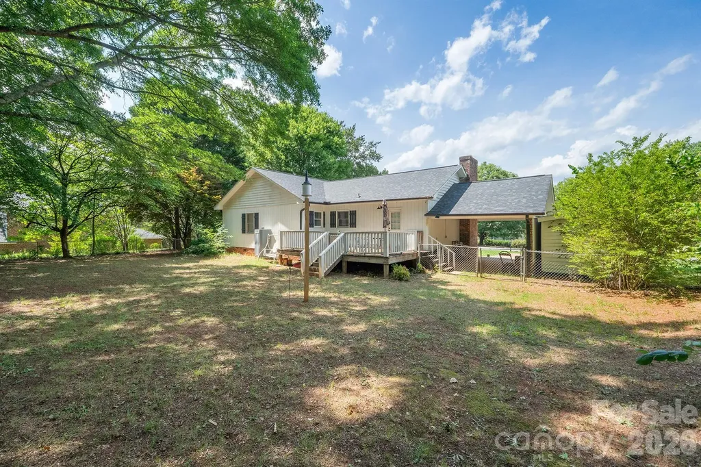 1504 2nd Street NE Conover NC 28613