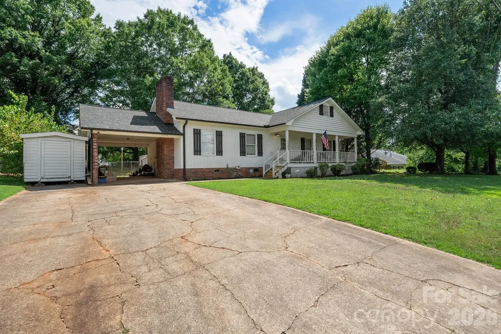 1504 2nd Street NE Conover NC 28613