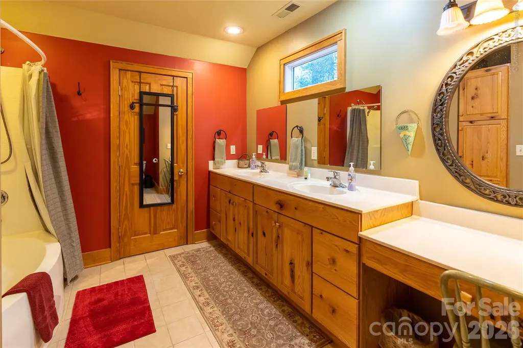 46 Rhett Drive Flat Rock NC 28731