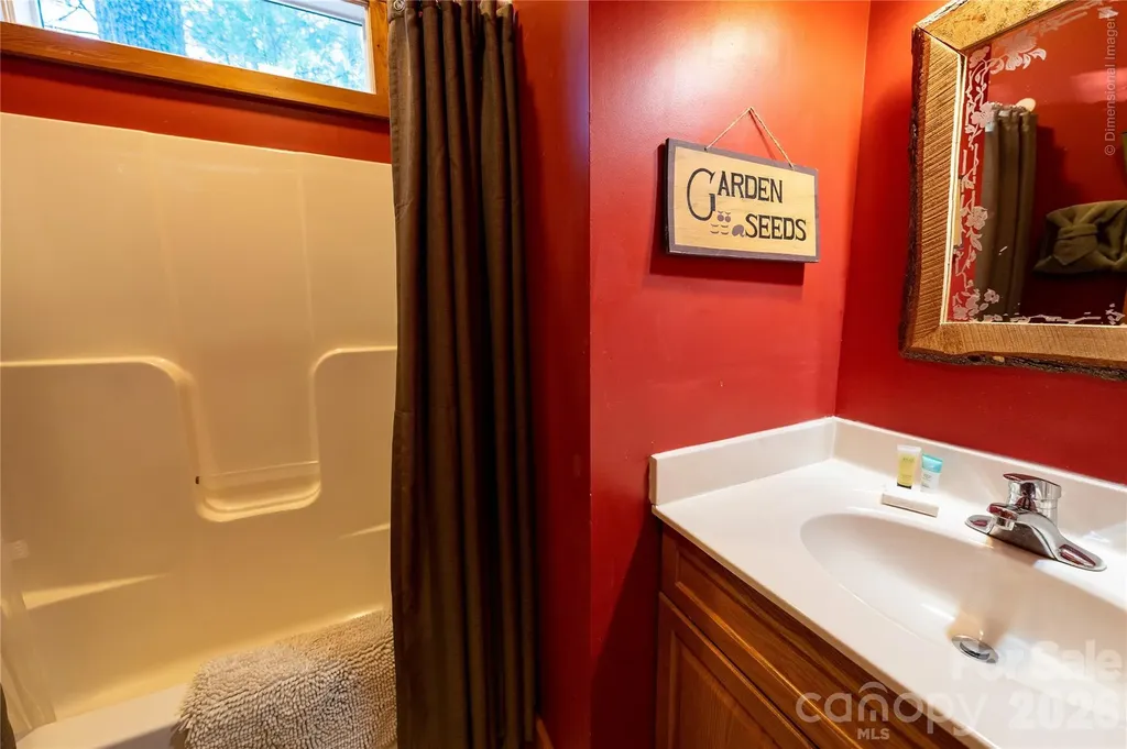 46 Rhett Drive Flat Rock NC 28731