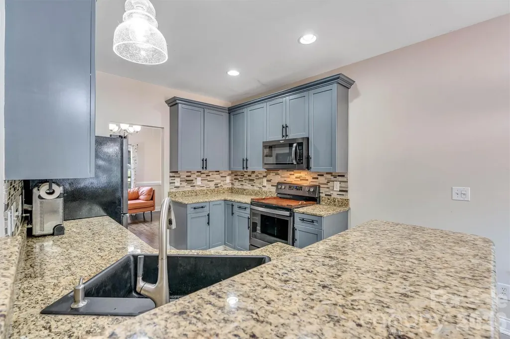 1915 Lynmore Drive Sherrills Ford NC 28673